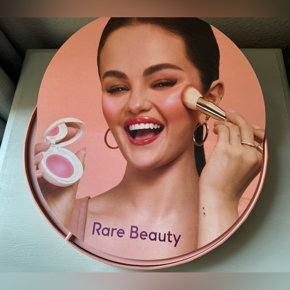 NWT Rare Beauty Soft Pinch Luminous Powder Blush Collectors Box - Picture 6 of 6